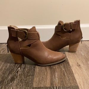 Vionic brown leather bootie